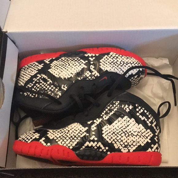 Hi. Im selling my toddler foamposites sizes from 9c and 10c - Picture 2 of 12